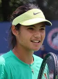 Emma Raducanu: Een blik op de carrière van de jonge tenniskampioen
