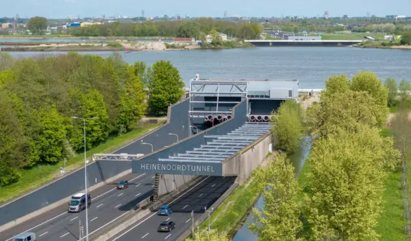 De Heinenoordtunnel: Een Cruciale Verbindingsweg