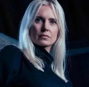 Bettina Holwerda en Haar Impact op de Entertainmentwereld