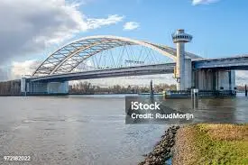 De Brienenoordbrug: Cruciale Renovaties en Hun Betekenis