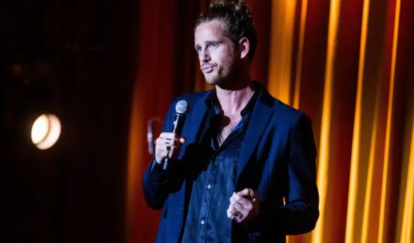Cabaretier Patrick Laureij en Zijn Hulphond