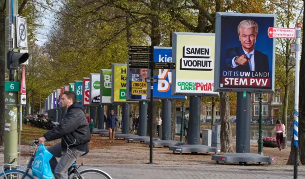 De Politieke Positionering van D66: Links of Rechts?