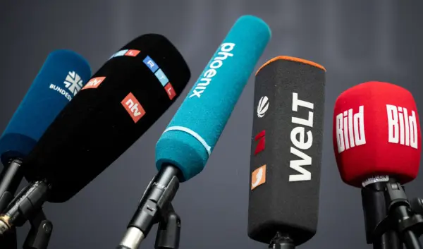 Het Belang van Debat op TV in de Democratie