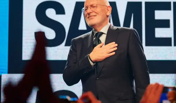 Frans Timmermans en de PvdA: Toekomstige Uitdagingen en Visies