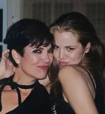 De Invloed van Khloe Kardashian op Mode en Cultuur