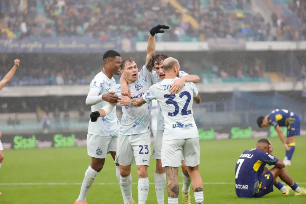 Hellas Verona Neem het Op Tegen Inter Milan in de Serie A