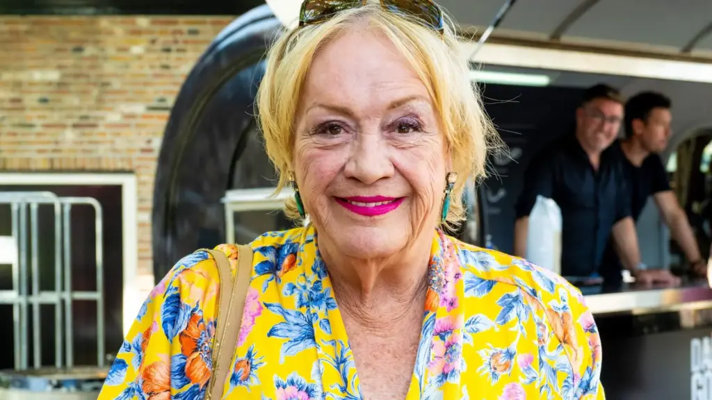 Viola Holt: Een Blik op Haar Carrière en Invloed