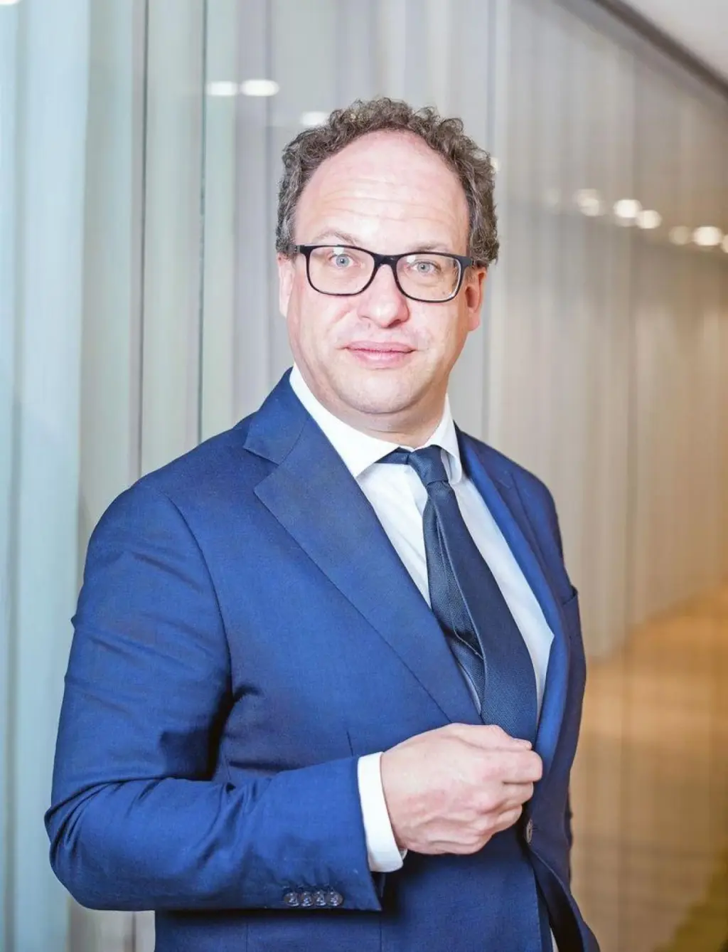 Wouter Koolmees: Een Kijkt naar zijn Bijdragen en Toekomst