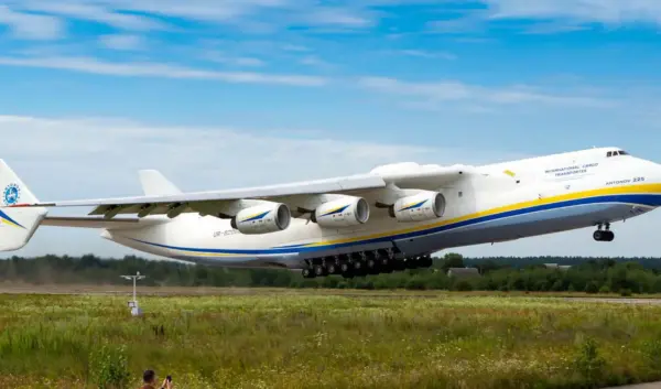 De Antonov An-22: Het grootste turbopropvliegtuig ter wereld