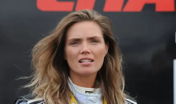 Kim Feenstra: Een Blik op Haar Impressieve Carrière