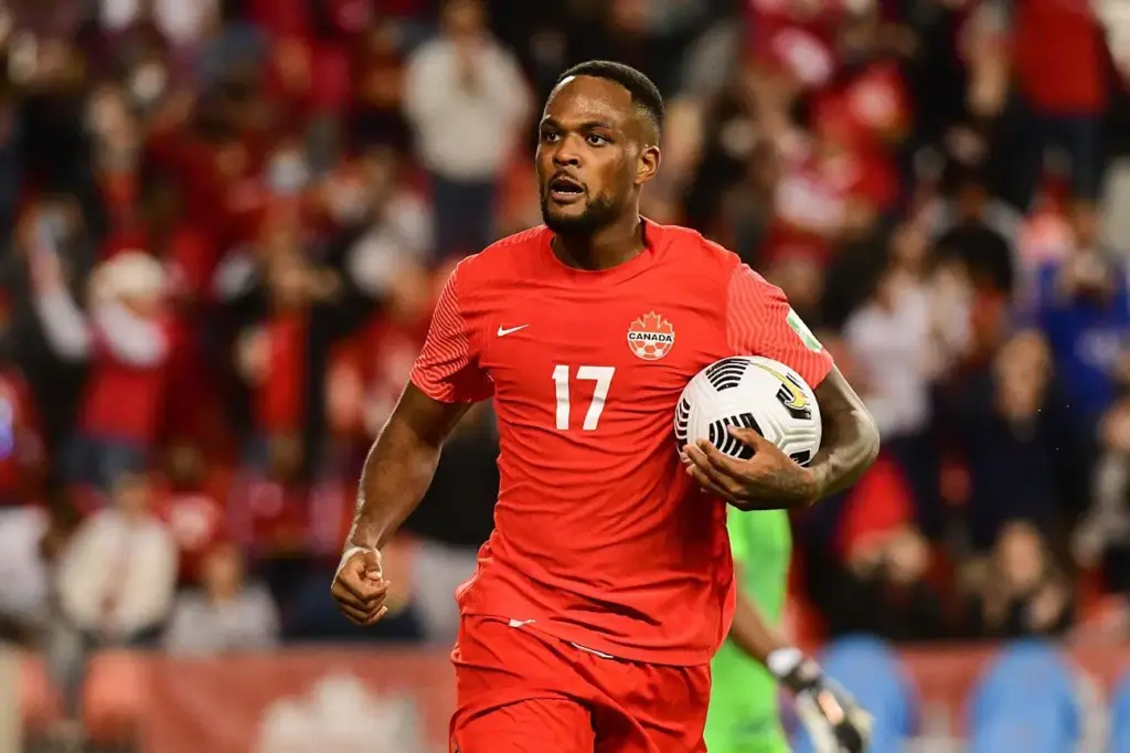 Cyle Larin: De Opkomst van een Ster in het Belgische Voetbal