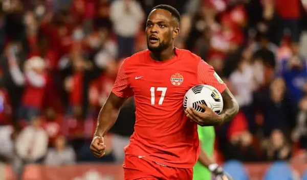 Cyle Larin: De Opkomst van een Ster in het Belgische Voetbal