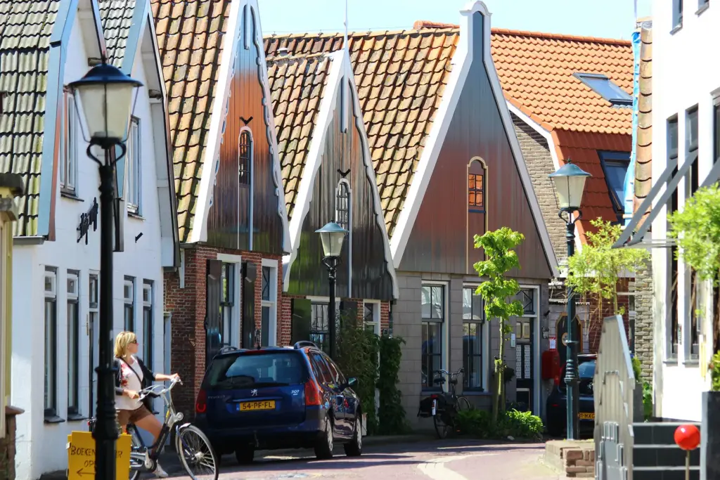 Ontdek Den Hoorn: Het Pittoreske Dorp van Nederland