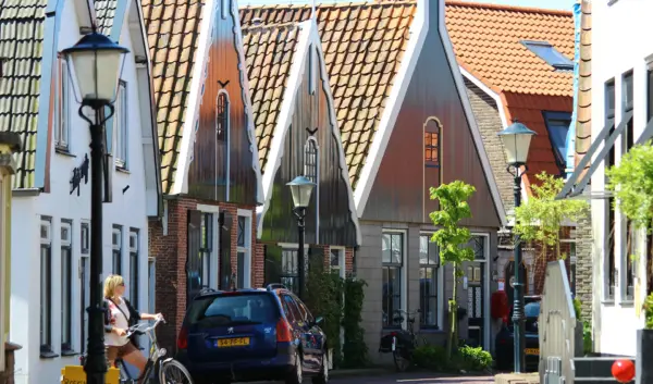 Ontdek Den Hoorn: Het Pittoreske Dorp van Nederland