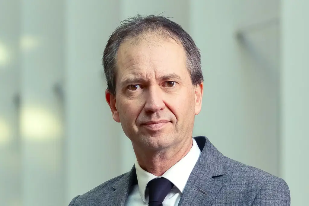 Eddy van Hijum: Een Sleutelfiguur in de Nederlandse Politiek