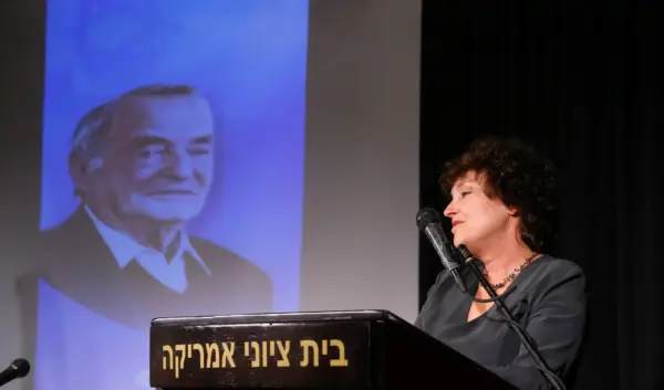 De Holocaust: Herinnering en Historische Relevantie