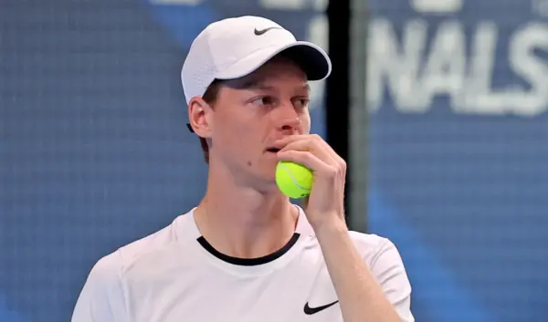Jannik Sinner: De Nieuwe Ster aan de Tennishemel