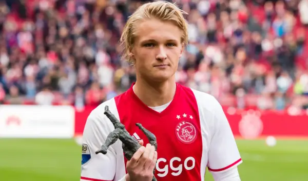 Kasper Dolberg: Een Blik op zijn Carrière