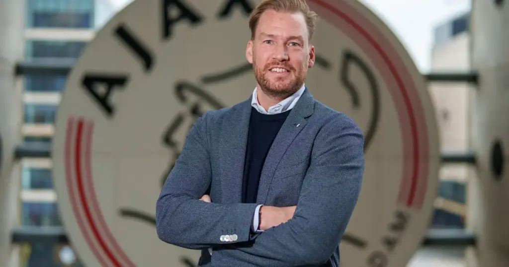 Marijn Beuker: De Opkomst van een Sleutelfiguur bij Ajax