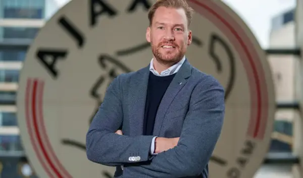Marijn Beuker: De Opkomst van een Sleutelfiguur bij Ajax