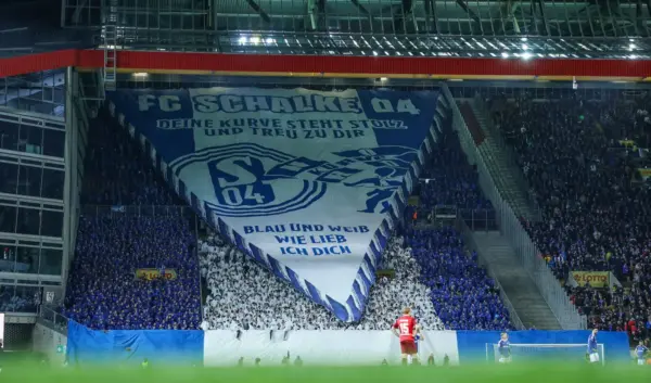 Schalke en Kaiserslautern: Een Wedstrijd met Belang