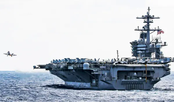 Het Vliegdekschip USS Abraham Lincoln: Een Moderne Reus op Zee