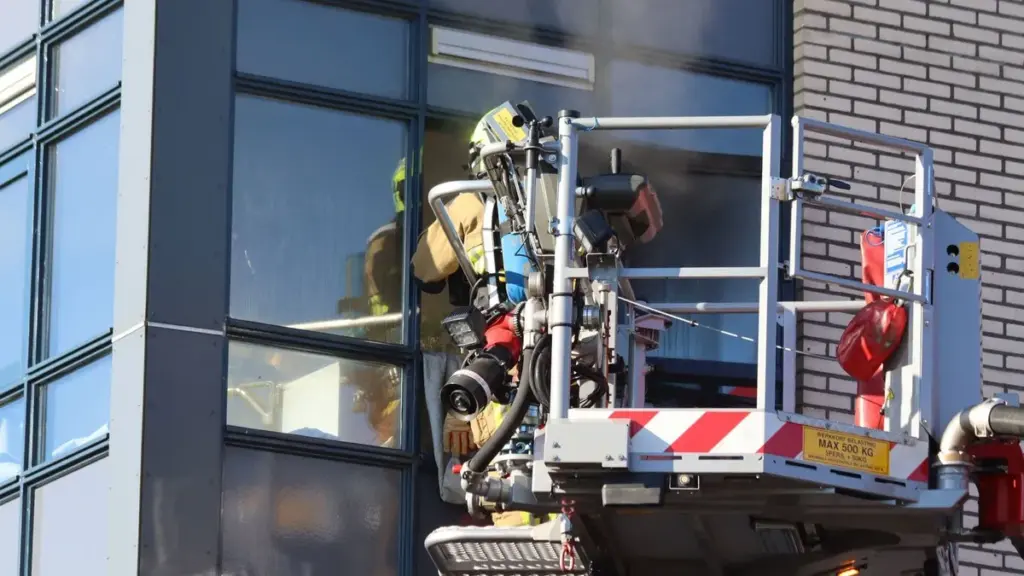 Wat gebeurde er bij de 112 hoofddorp brand in een seniorenflat?