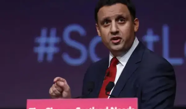 Anas Sarwar: Een Sleutelspeler in de Schotse Politiek