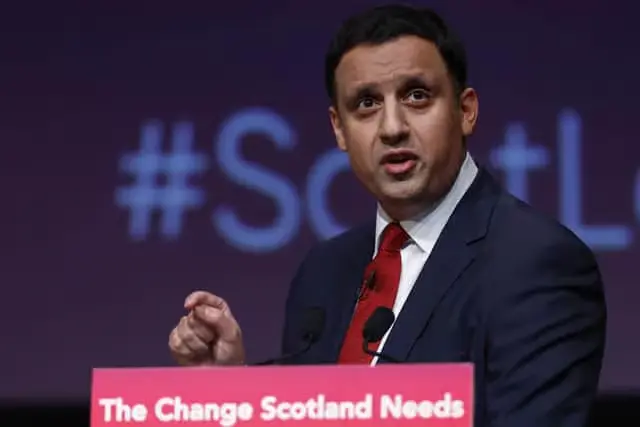 Anas Sarwar: Een Sleutelspeler in de Schotse Politiek