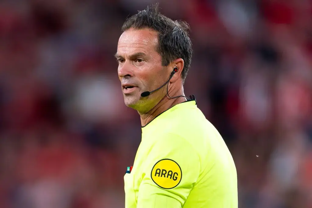 Bas Nijhuis: De Man Achter de Fluit