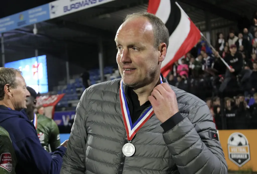 Dick Lukkien: Een Blik op de Carrière van de Coach