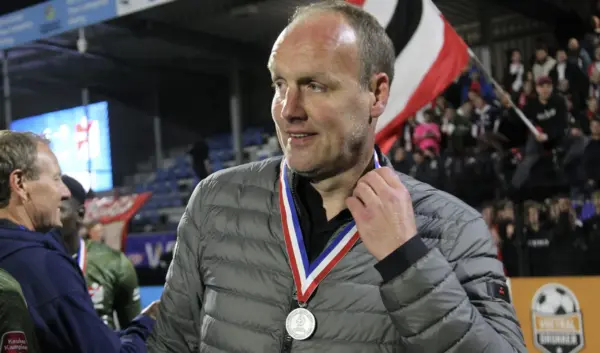 Dick Lukkien: Een Blik op de Carrière van de Coach