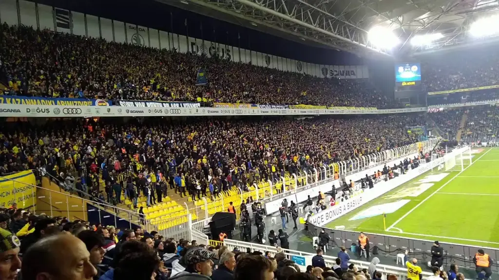 De Belangrijke Wedstrijd tussen Fenerbahçe en Gençlerbirliği