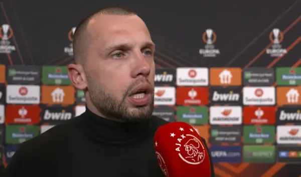 Heitinga: Van Speler tot Coach in de Voetbalwereld