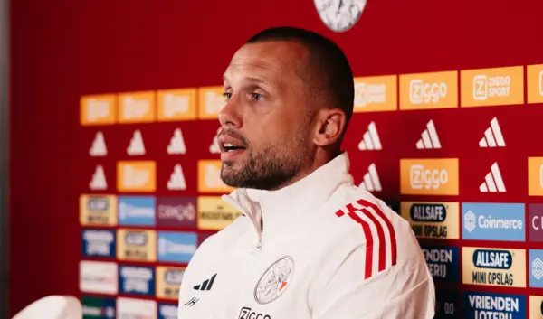 Het Verhaal van John Heitinga: Van Speler tot Coach