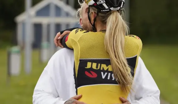 Jutta Leerdam en Jake Paul: Een Blik op Hun Relatie en Carrières