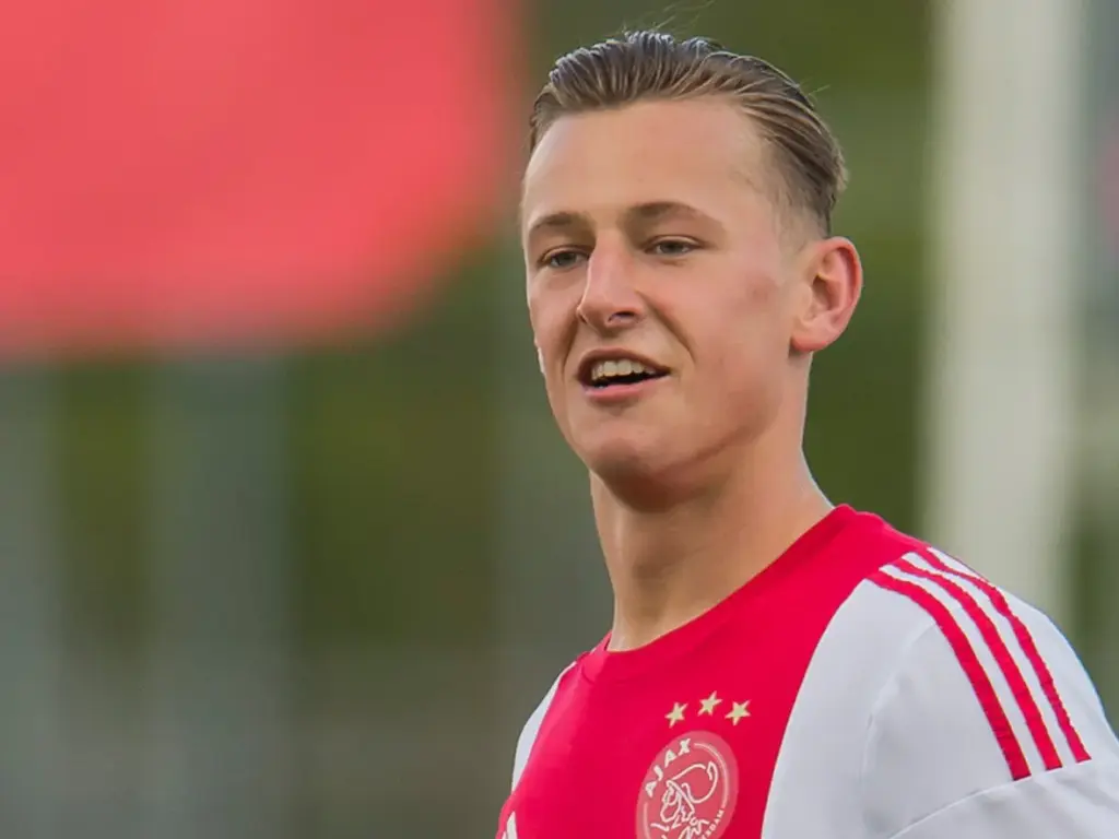 Kaj Sierhuis: Een Opkomende Ster in de Voetbalwereld