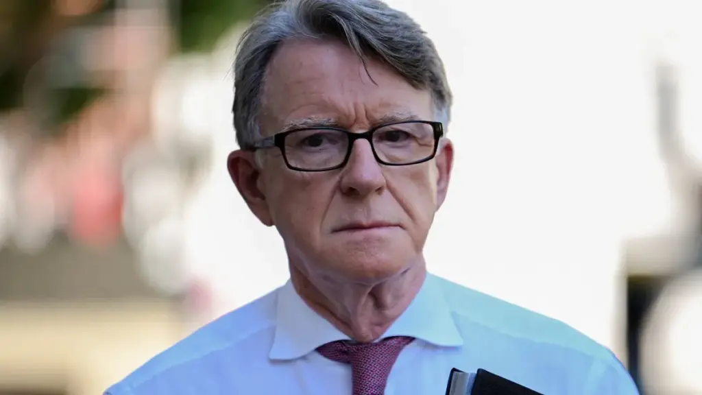 Peter Mandelson: Oud-ambassadeur op borgtocht vrijgelaten na arrestatie