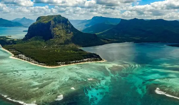 Waarom Mauritius een Onmiskenbare Bestemming is