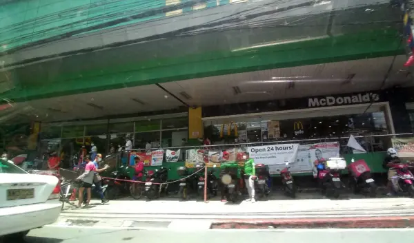De Invloed van McDonald’s op de Fastfoodindustrie