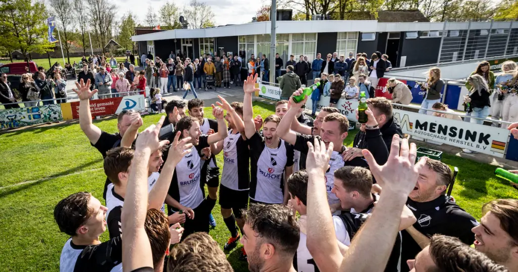 MVV – Almere: Een Sleutelwedstrijd voor Beide Teams