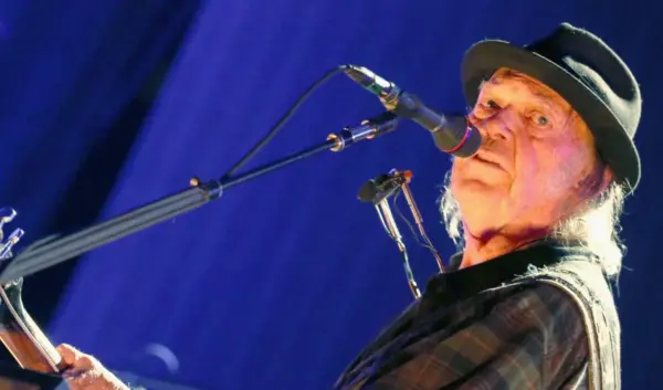 Neil Young: Een Blik op Zijn Invloed en Activisme
