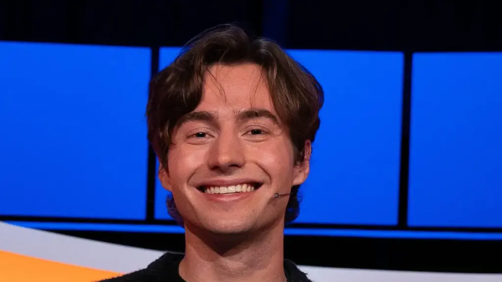Emotionele aflevering van De Slimste Mens met René Karst: een eerbetoon aan de noel slimste mens