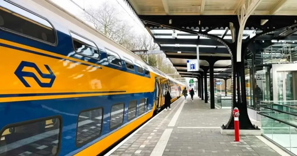 NS onder druk: Klantenservice en arbeidsomstandigheden in het vizier