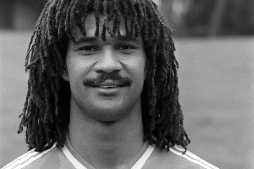 Ruud Gullit: Een Kijk op het Leven van de Voetbalegende