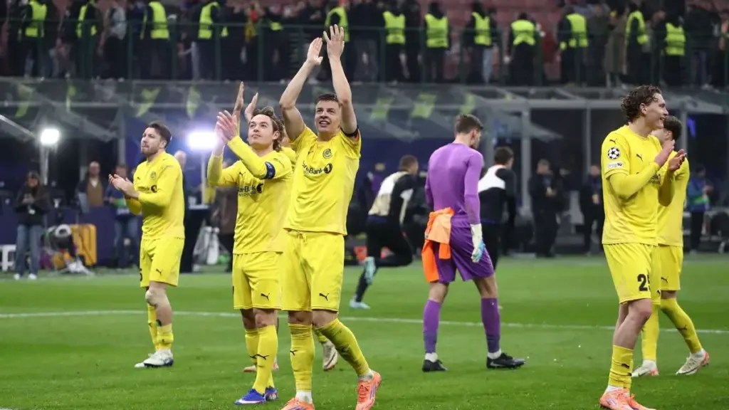 Sorloth schittert met hattrick voor Atlético Madrid