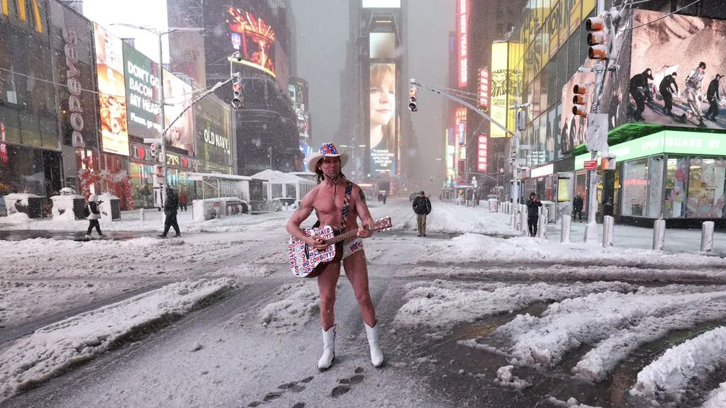Weer New York: Zware winterstorm leidt tot chaos in de stad