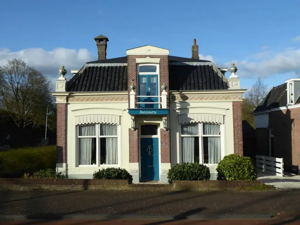 112 alphen aan den rijn: Brand in voormalig fietsenwinkel