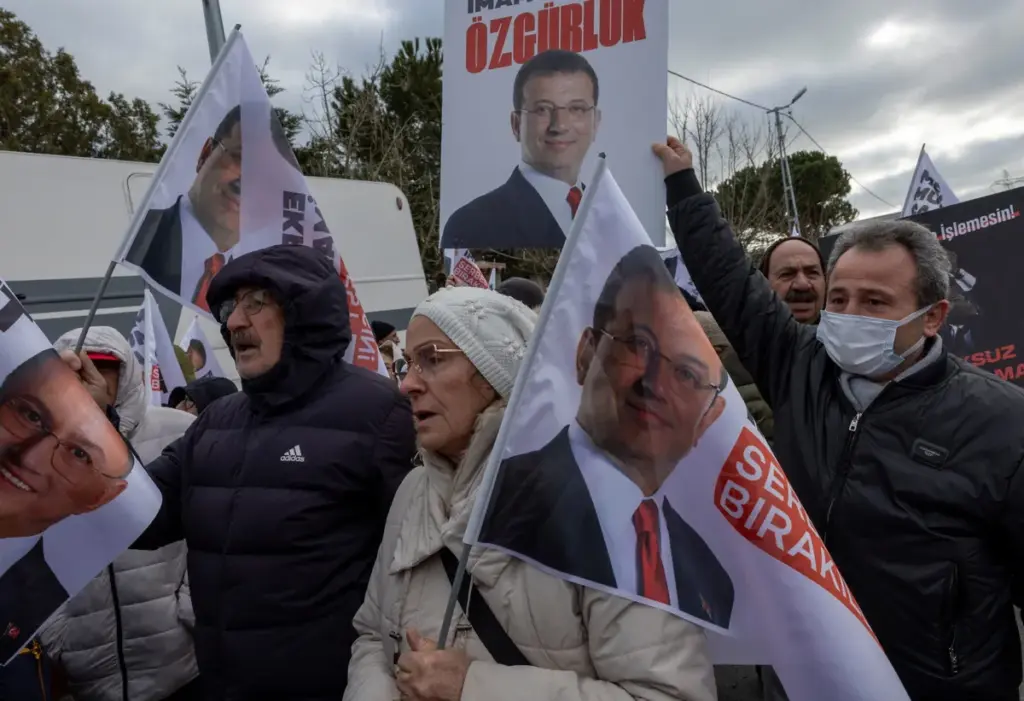Amnesty International: zorgen over het proces van Ekrem İmamoğlu