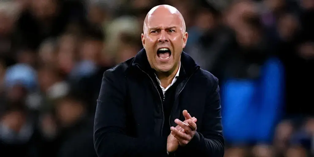 Arne Slot in gesprek met Ajax over trainersfunctie